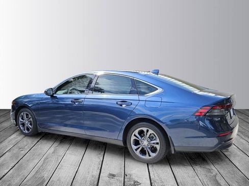 Certified 2023 Honda Accord EX image 3