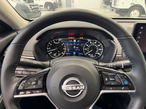 Used 2023 Nissan Altima 2.5 SL FWD image 16