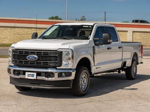 Certified 2025 Ford F250 XL AWD/4WD image 5