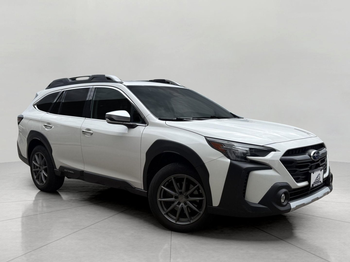 Used 2023 Subaru Outback Touring AWD/4WD image 1