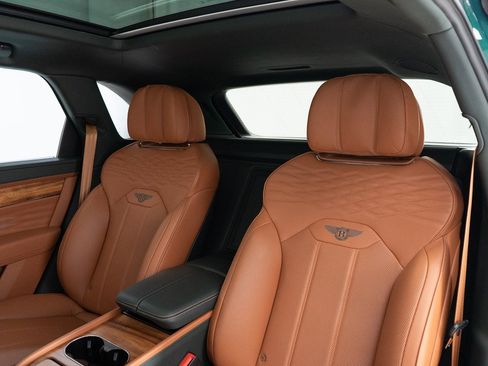 Certified 2025 Bentley Bentayga Extended Wheelbase image 25