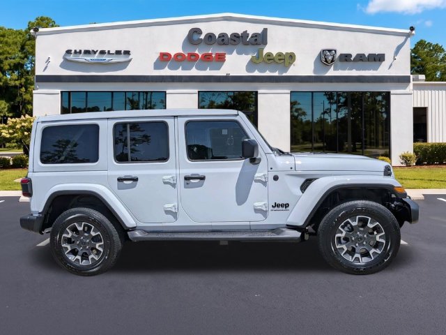 New 2026 Jeep Wrangler Unlimited Sahara AWD/4WD image 3