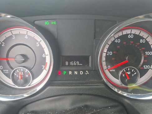 Used 2019 Dodge Grand Caravan SXT FWD image 4