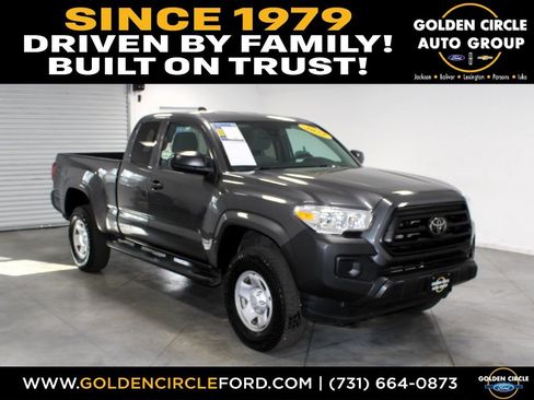 Used 2022 Toyota Tacoma SR image 1