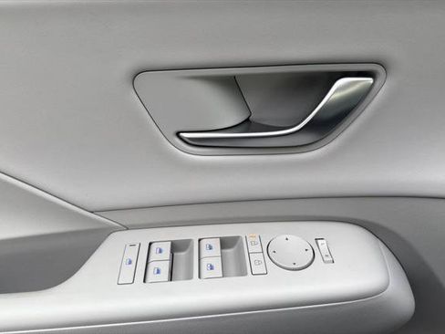 New 2026 Hyundai Kona SEL Premium image 8