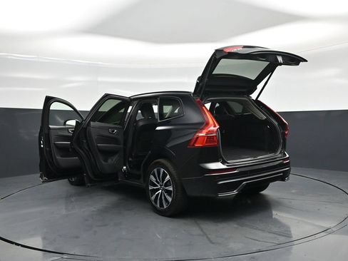Used 2025 Volvo XC60 B5 Plus AWD/4WD image 34