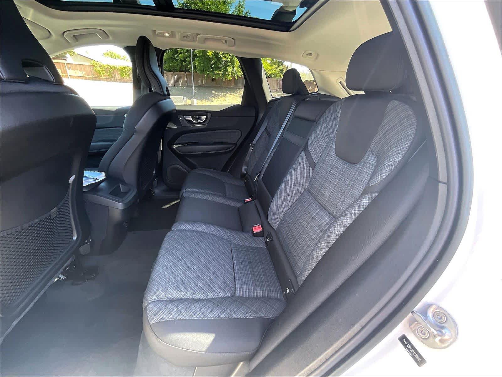 Used 2023 Volvo XC60 B5 Core AWD/4WD image 30
