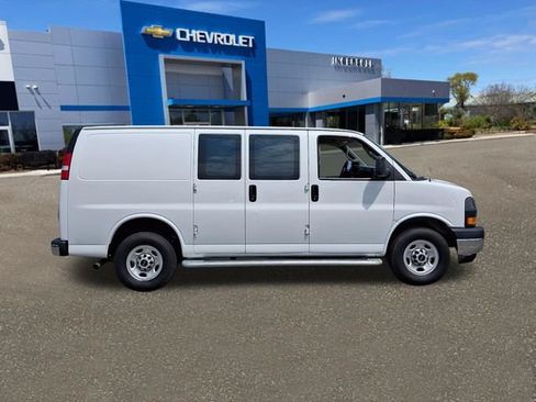 Used 2024 GMC Savana 2500 w/ Driver Convenience Package RWD image 27
