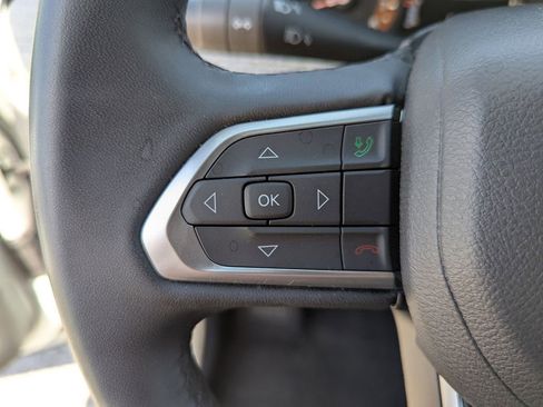 Used 2023 Jeep Compass Latitude image 26