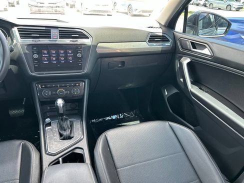 Used 2021 Volkswagen Tiguan SE FWD image 11