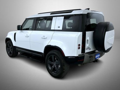 Used 2022 Land Rover Defender 110 X-Dynamic SE AWD/4WD image 7
