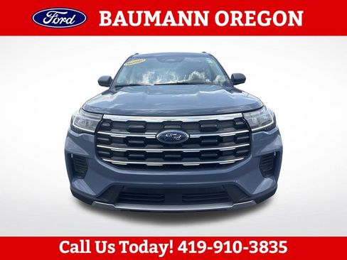 Used 2025 Ford Explorer Active AWD/4WD image 8