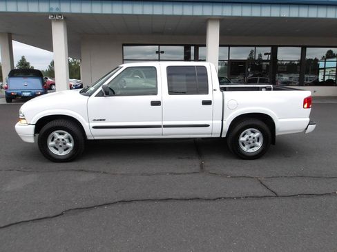 Used 2003 Chevrolet S10 Pickup LS AWD/4WD image 2