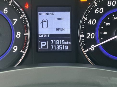 Used 2017 INFINITI QX70 AWD w/ Premium Package image 20