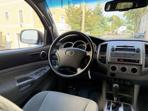 Used 2011 Toyota Tacoma 4x4 Double Cab w/ SR5 Pkg #2 image 28
