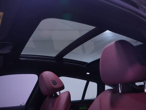 Used 2024 BMW X4 M40i w/ Premium Package image 8