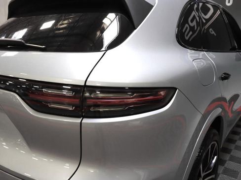 Used 2021 Porsche Cayenne image 8