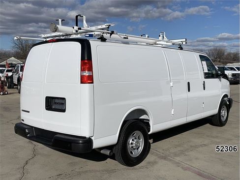 Used 2025 Chevrolet Express 2500 Extended w/ Communications Package image 2