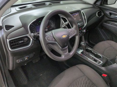 Used 2020 Chevrolet Equinox LT image 2