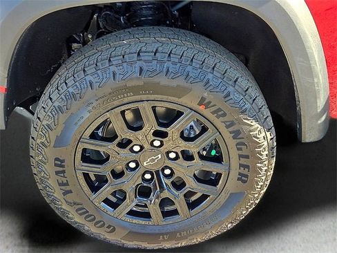 New 2026 Chevrolet Colorado Trail Boss w/ Off-Road Front Bumper Package image 9