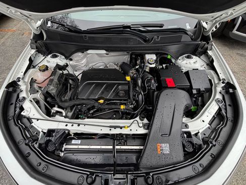 Used 2025 Buick Envista Sport Touring image 32