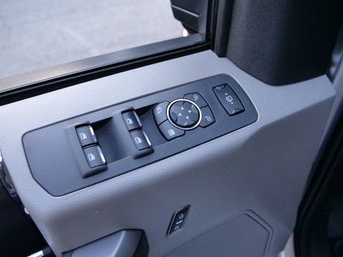 Used 2019 Ford F350 XLT w/ XLT Premium Package image 19