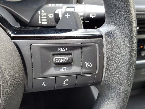 Used 2021 Nissan Rogue S FWD image 12