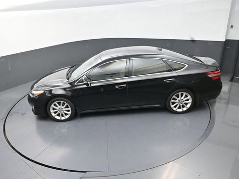 Used 2013 Toyota Avalon Limited image 25