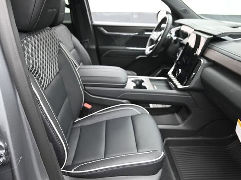 New 2026 GMC Acadia Denali w/ Super Cruise Package image 7