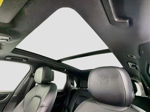 Certified 2023 Porsche Cayenne S AWD/4WD image 22