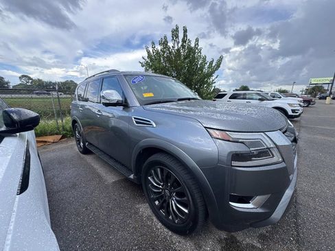 Used 2024 Nissan Armada Platinum w/ Captain's Chairs Package RWD image 16