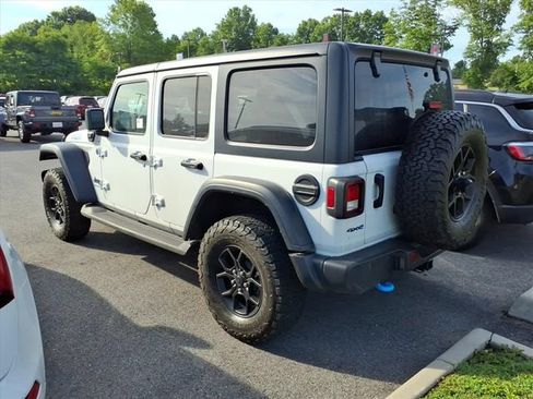 Used 2024 Jeep Wrangler Unlimited AWD/4WD image 9