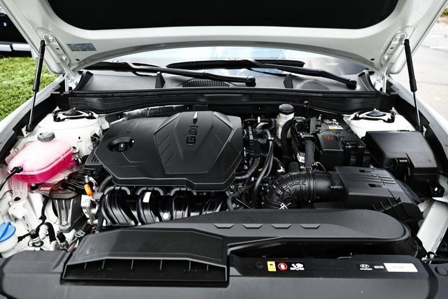 Certified 2025 Hyundai Sonata SE FWD image 28