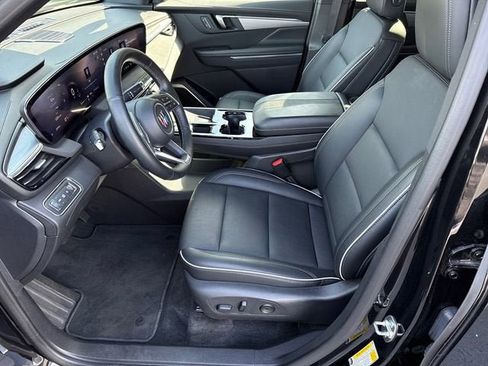 Used 2025 Buick Enclave Preferred FWD image 10