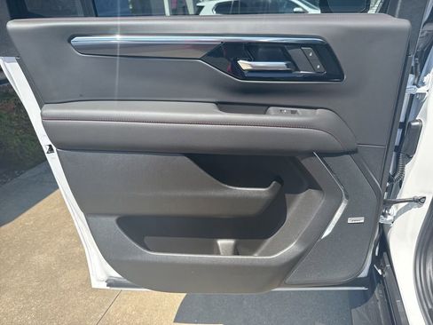 New 2026 Chevrolet Suburban RST AWD/4WD image 17