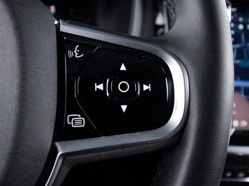 Certified 2025 Volvo V60 B5 Cross Country Plus image 18