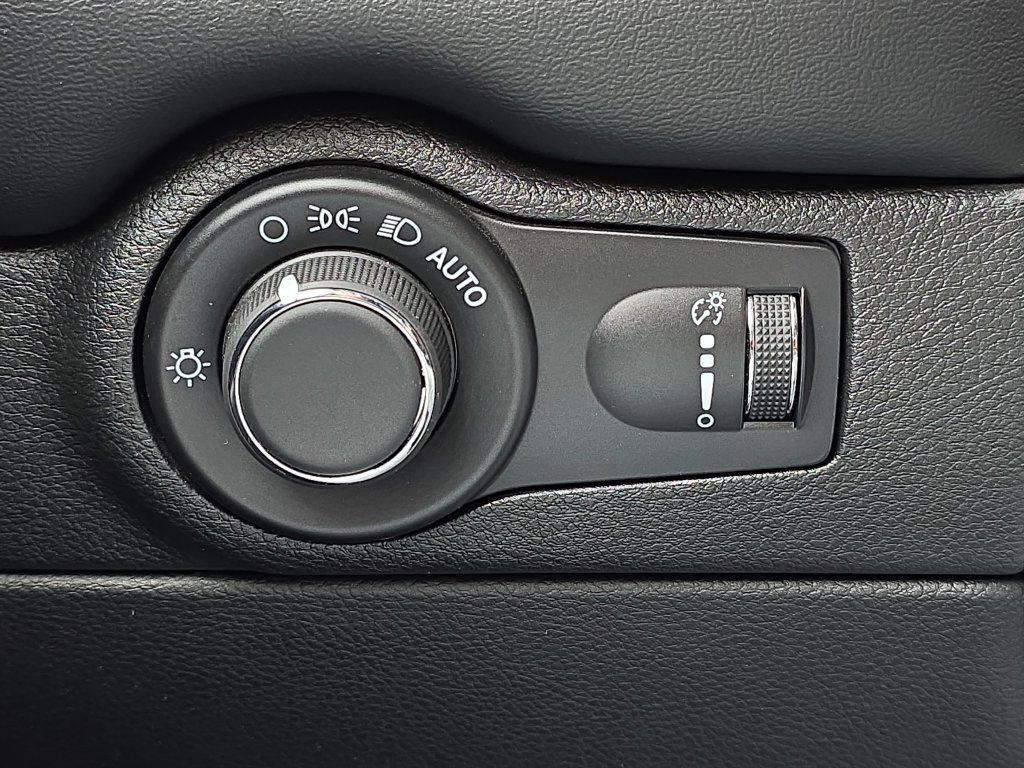 Used 2025 Dodge Durango GT AWD/4WD image 31