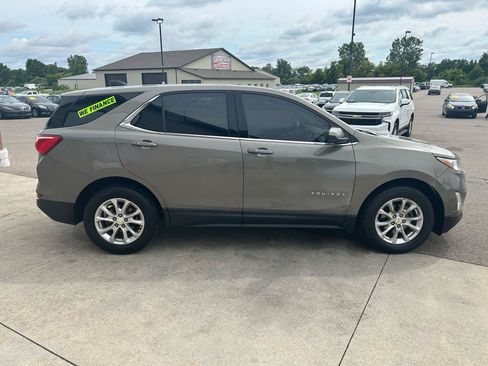 Used 2018 Chevrolet Equinox LT FWD image 4