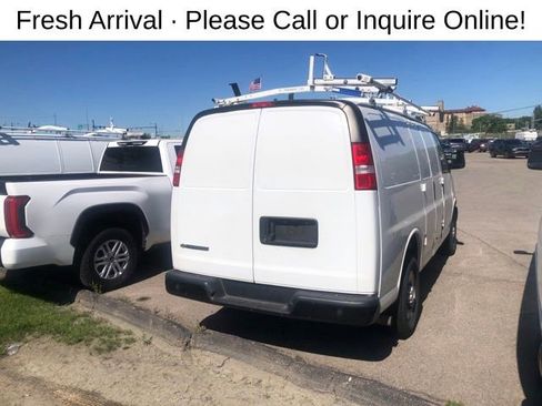Used 2019 Chevrolet Express 3500 w/ Driver Convenience Package RWD image 4