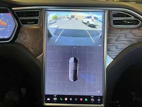 Used 2018 Tesla Model X 75D image 12