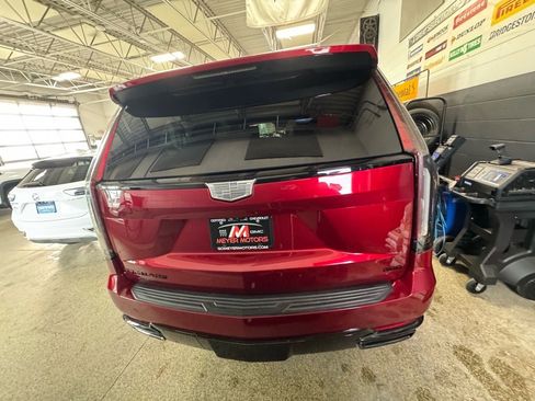 Used 2021 Cadillac Escalade ESV Sport w/ LPO, Illumination Package image 6