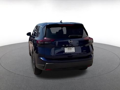 Used 2025 Nissan Rogue SV AWD/4WD image 11