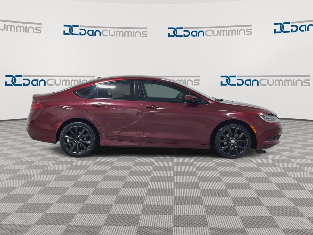 Used 2015 Chrysler 200 S FWD image 9
