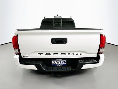 Used 2018 Toyota Tacoma SR image 7