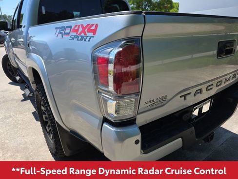 Used 2022 Toyota Tacoma TRD Sport w/ TRD Premium Sport Package AWD/4WD image 9