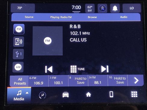 Used 2023 Jeep Grand Cherokee L Laredo image 25