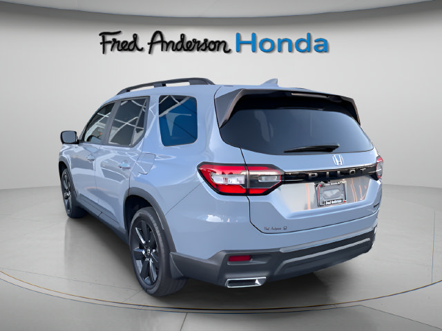 Used 2025 Honda Pilot Sport image 9