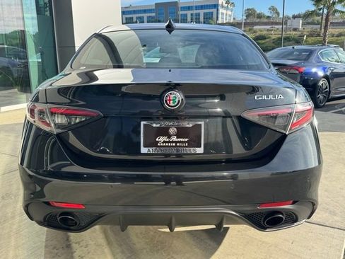 Used 2025 Alfa Romeo Giulia image 7