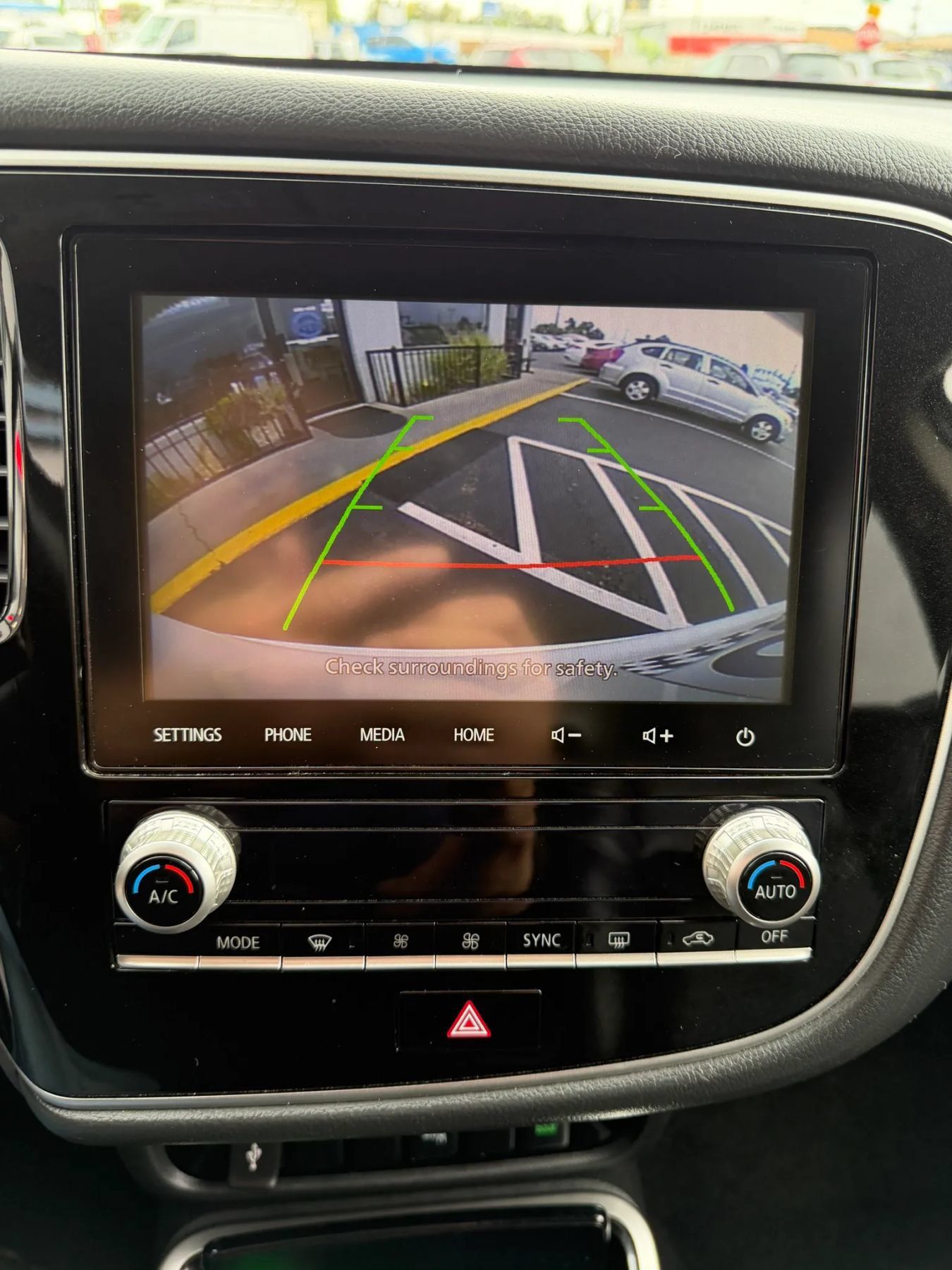 Used 2020 Mitsubishi Outlander SEL AWD/4WD image 26