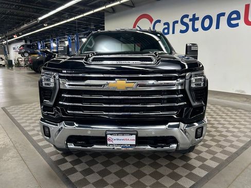 Used 2024 Chevrolet Silverado 2500 LTZ w/ LTZ Convenience Package AWD/4WD image 5